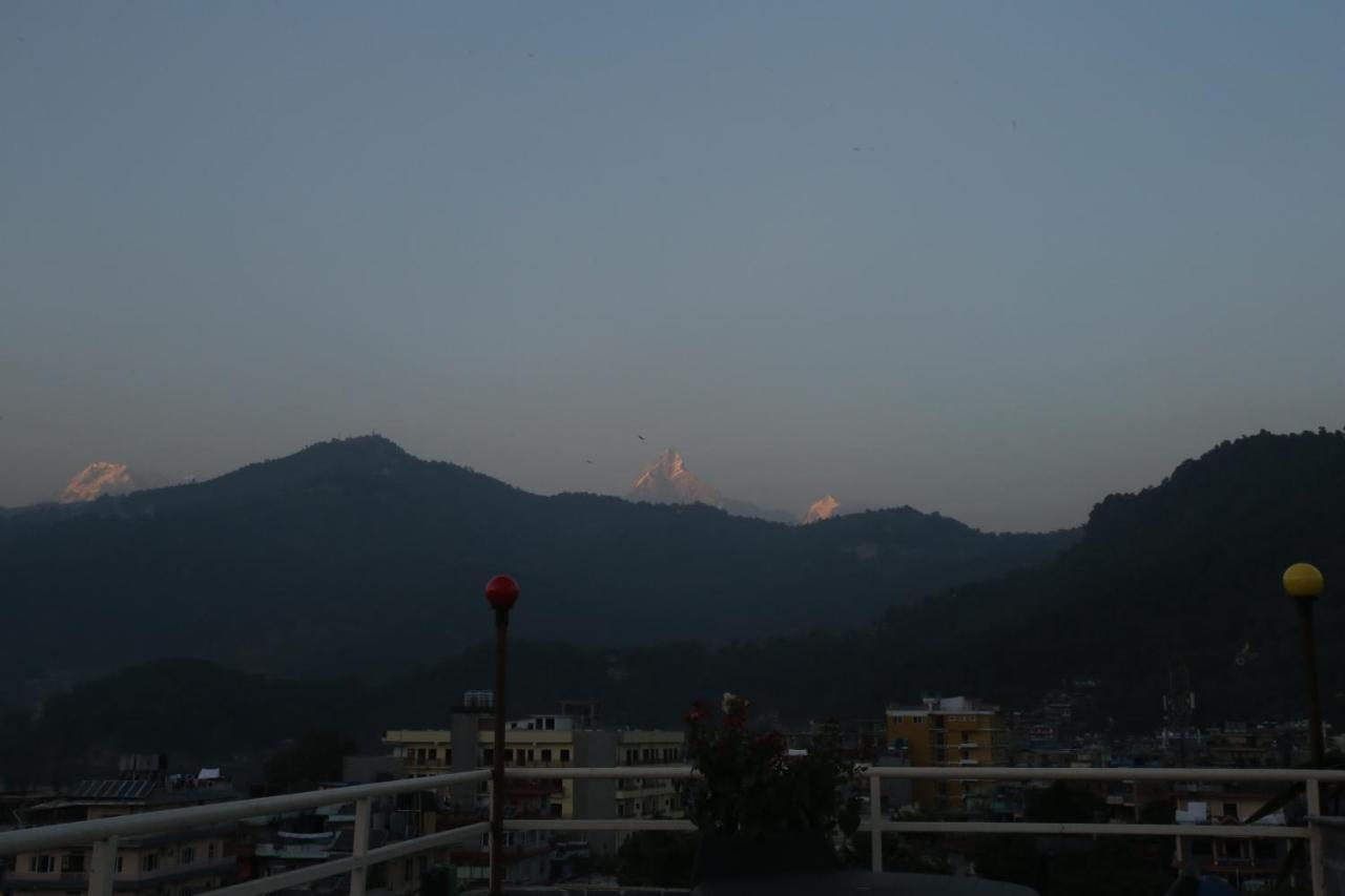Hotel White Himal Pokhara Exterior photo